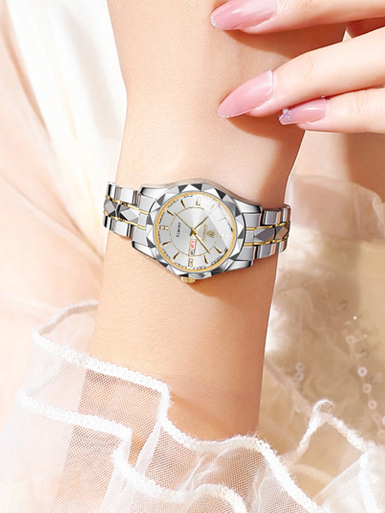 Luxury Fashion Ladies Quartz Watch Waterproof Luminous